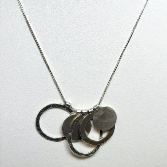 Silpada Vintage Rare Sterling Silver Varied Circles Necklace - Picture 5 of 15